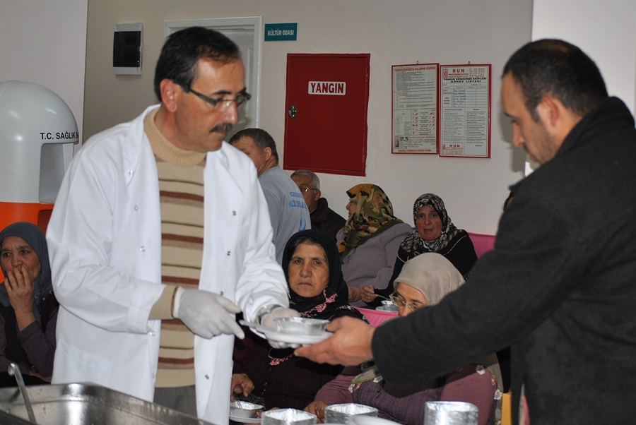 ÇİVRİL DEVLET HASTANESİNDE AŞURE DAĞITILDI