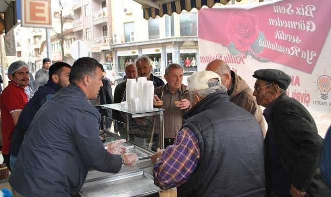 AK PARTİ ÜÇ AYLARIN BAŞLANGICINDA LOKMA DÖKTÜRDÜ