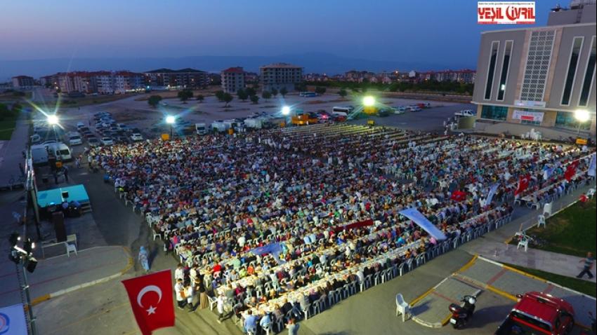 DENİZLİ, BÜYÜKŞEHİR’İN İFTAR SOFRALARINDA BULUŞTU