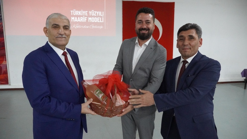 ÇİVRİL’DE TÜRKİYE YÜZYILI MAARİF MODELİ SEMİNERİ DÜZENLENDİ 