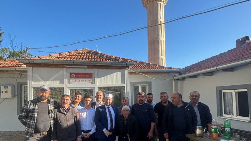 ÇİVRİL’DE MUHTARLAR KÖY CAMİSİNİ KENDİ İMKANLARI İLE TAMİR ETTİ