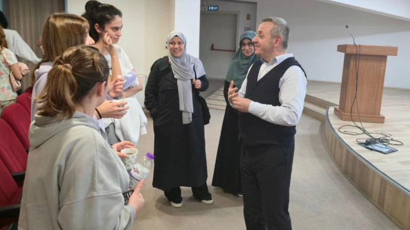 Gençlik Spor İl Müdürü Erdoğan Çivril'de Gençlerle Buluştu