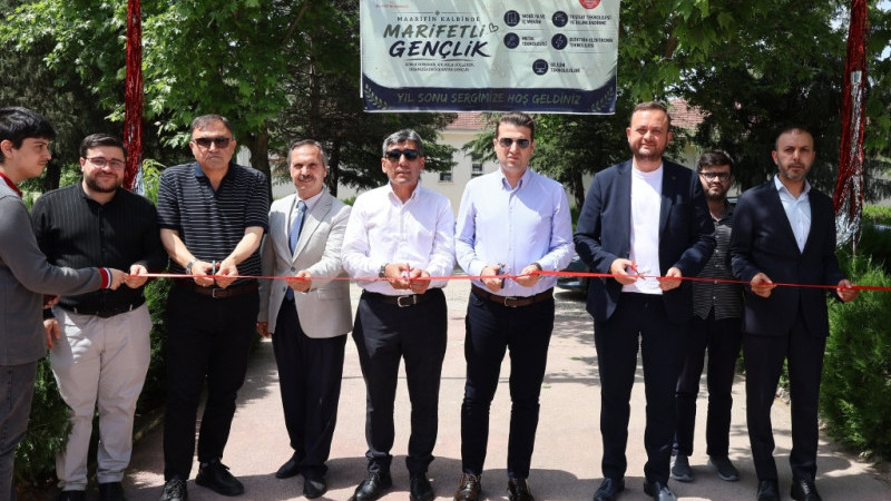 Çivril’de Maarifin Kalbinde Marifetli Gençlik Sergisi Açıldı