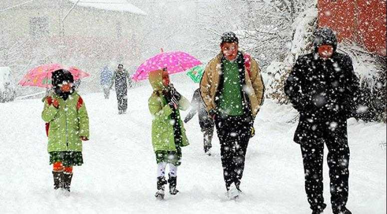 METEOROLOJİ UYARDI ÖĞRENCİLER MERAKTA