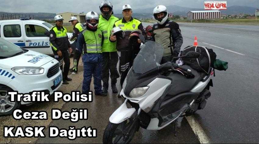 41 KAZA YAŞANAN YOLDA 41 KASK DAĞITILDI