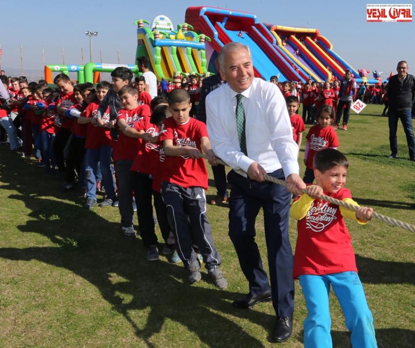 TÜRKİYE’NİN EN BÜYÜK ÇOCUK ŞENLİĞİ BAŞLADI