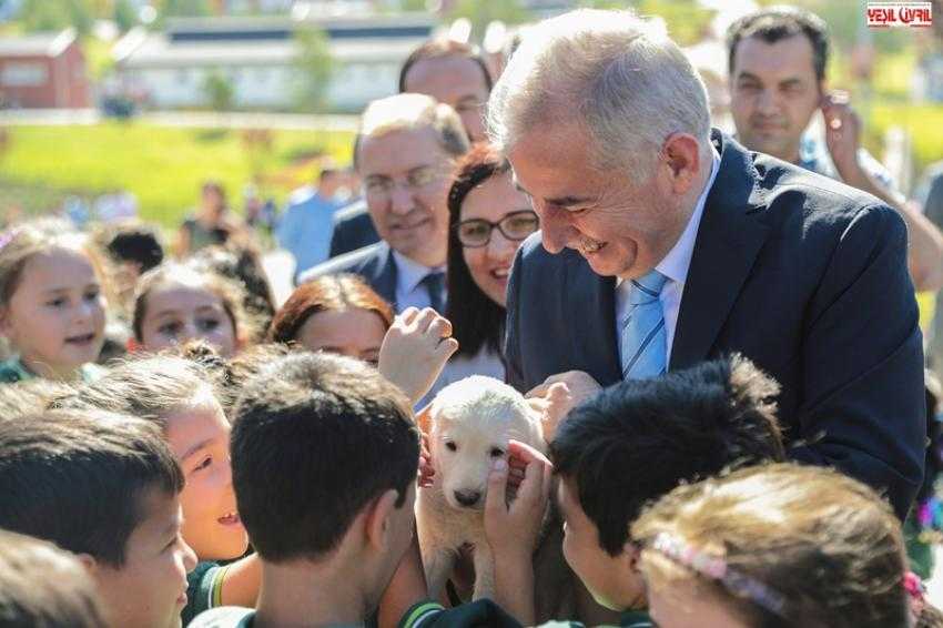 BÜYÜKŞEHİR, ÇOCUKLARA HAYVAN SEVGİSİ AŞILIYOR